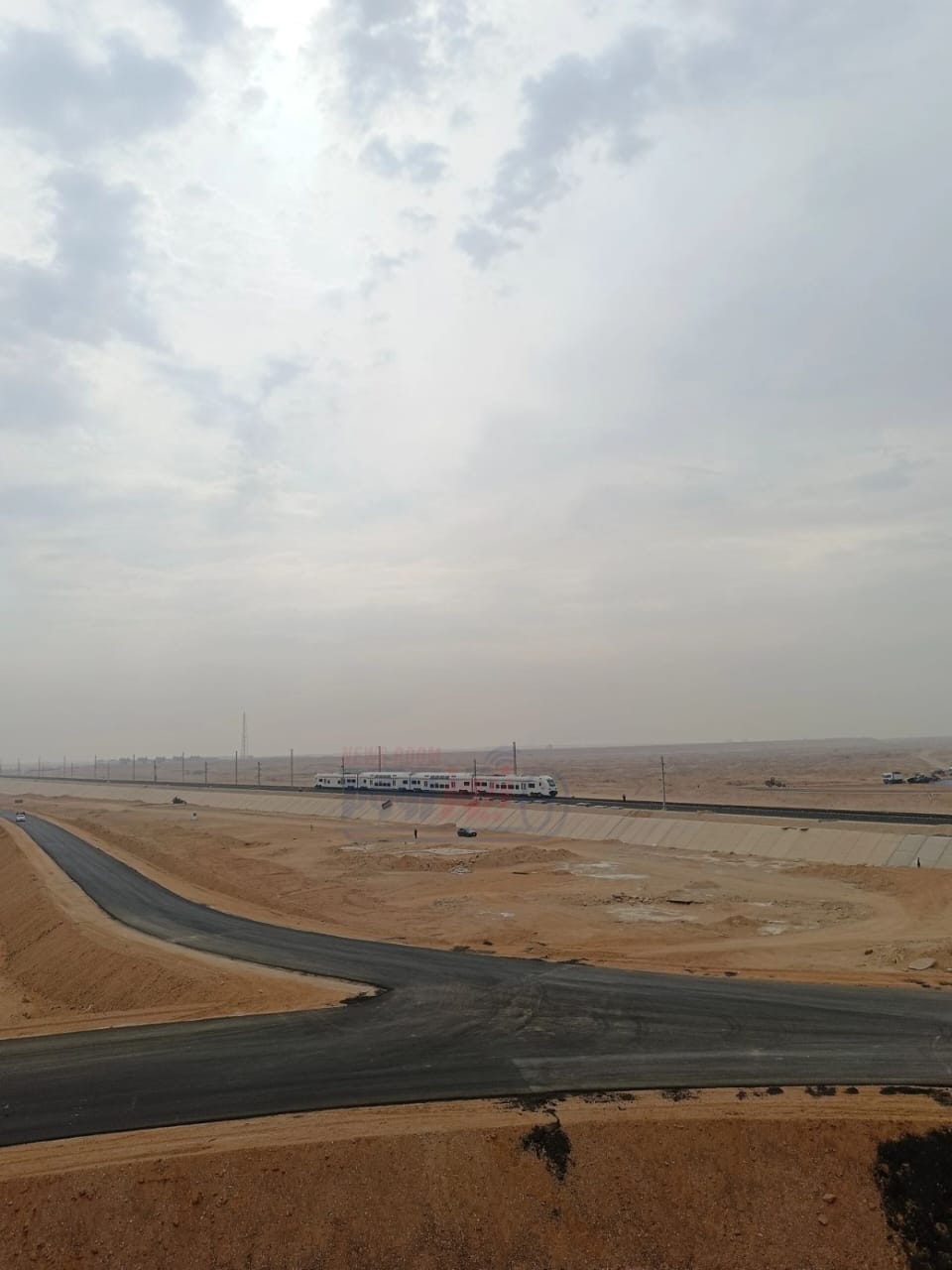 بدء تجربة أول قطار سريع إقليمي بورشة حدائق أكتوبر