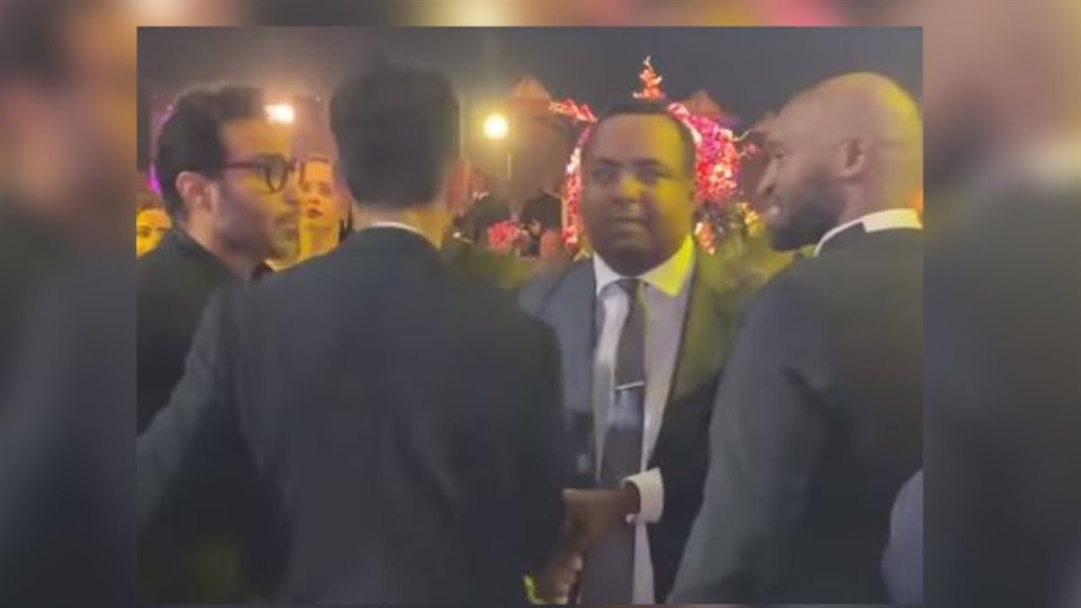 الخلاف داخل الفرح