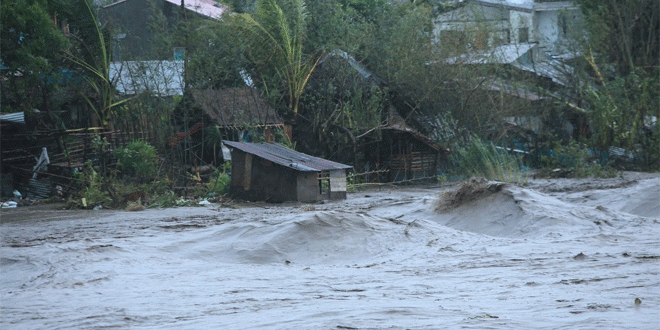 <strong>إعصار كالمايجي يضرب وسط الفلبين</strong>