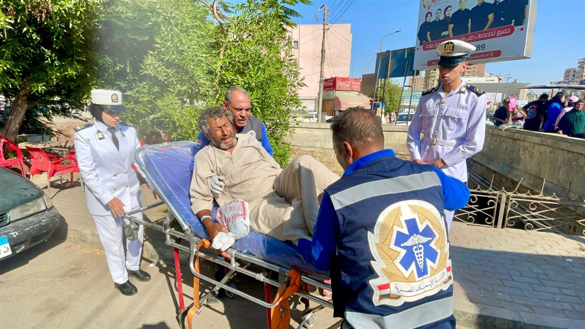 أمن الفيوم ينقذ مسن مشرد من الموت في الشوارع
