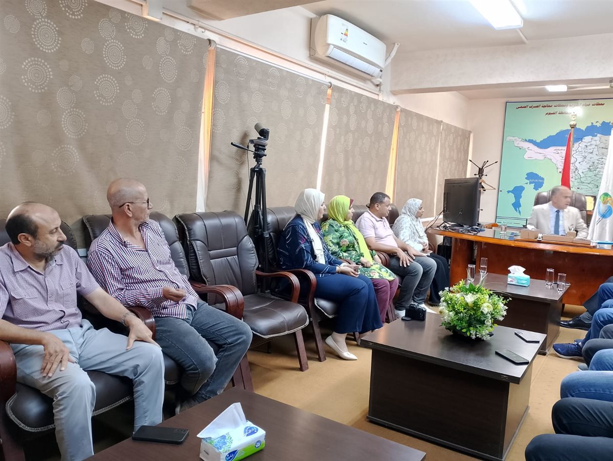 رئيس شركة مياه الفيوم يعقد أول اجتماع مع رؤساء القطاعات ومديري العموم”