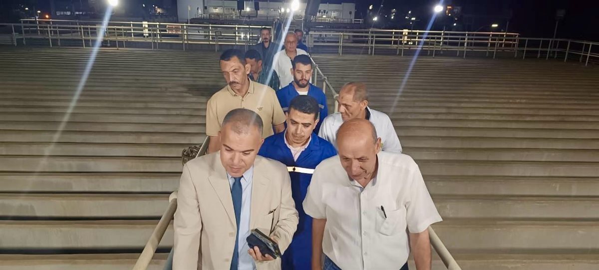 في أولى جولاته.. رئيس شركة مياه الفيوم يتفقد محطة مياه قحافة ويتابع أعمال التشغيل والصيانة