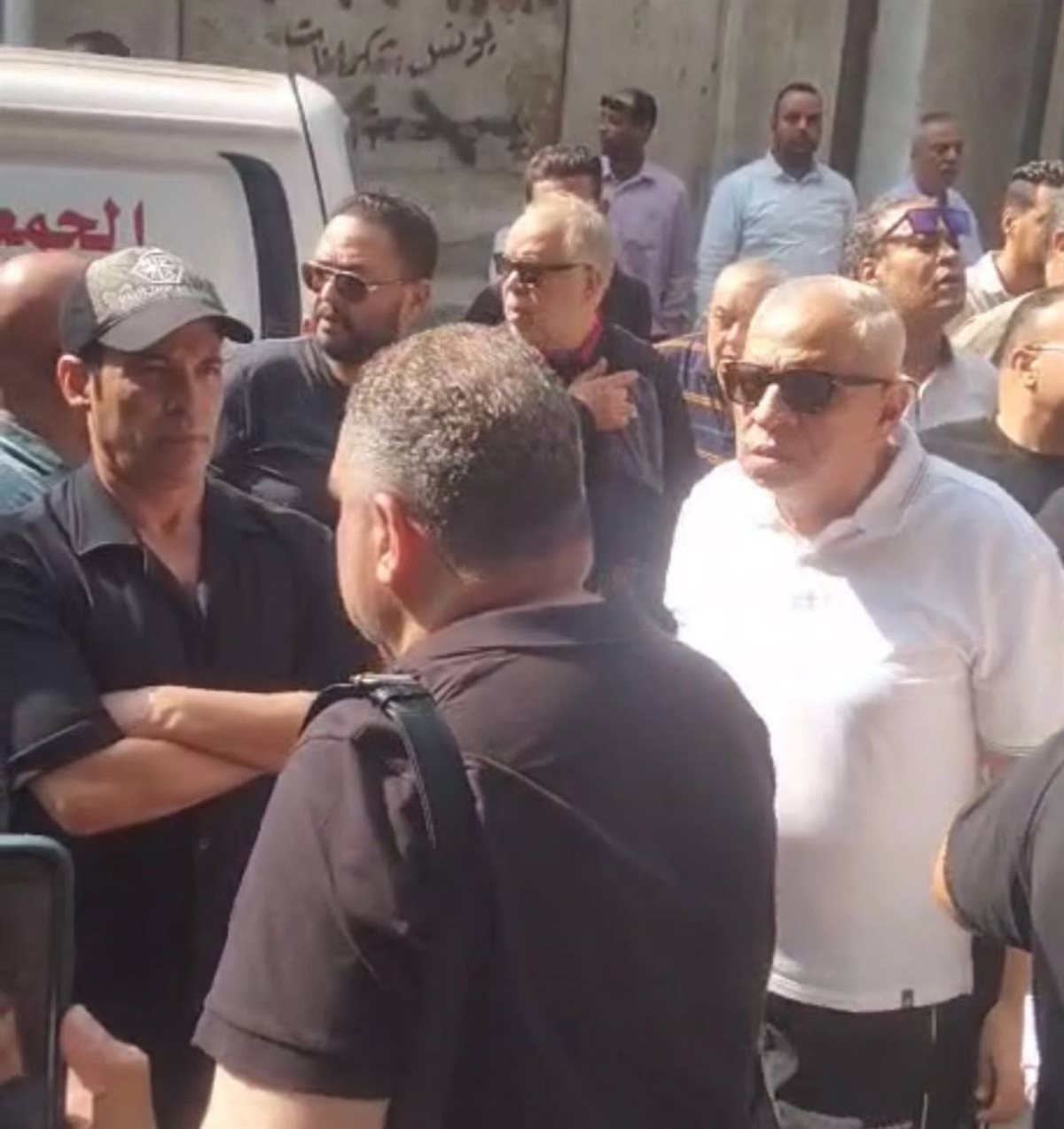 نجوم الوسط الفني