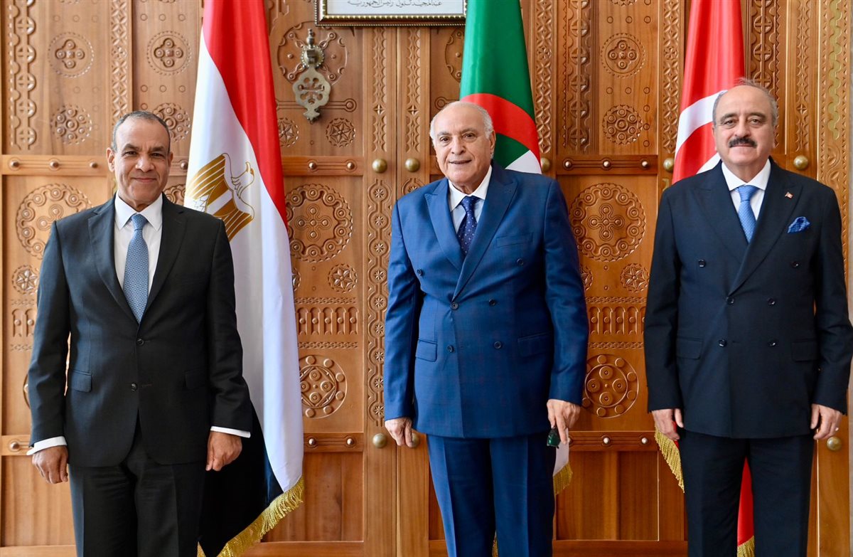 <strong>اجتماع آلية دول الجوار الثلاثية</strong>