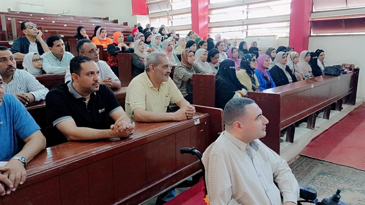 قبيصي يجتمع بمنسقي الصحة المدرسية بمدارس غرب الفيوم ضمن مشروع