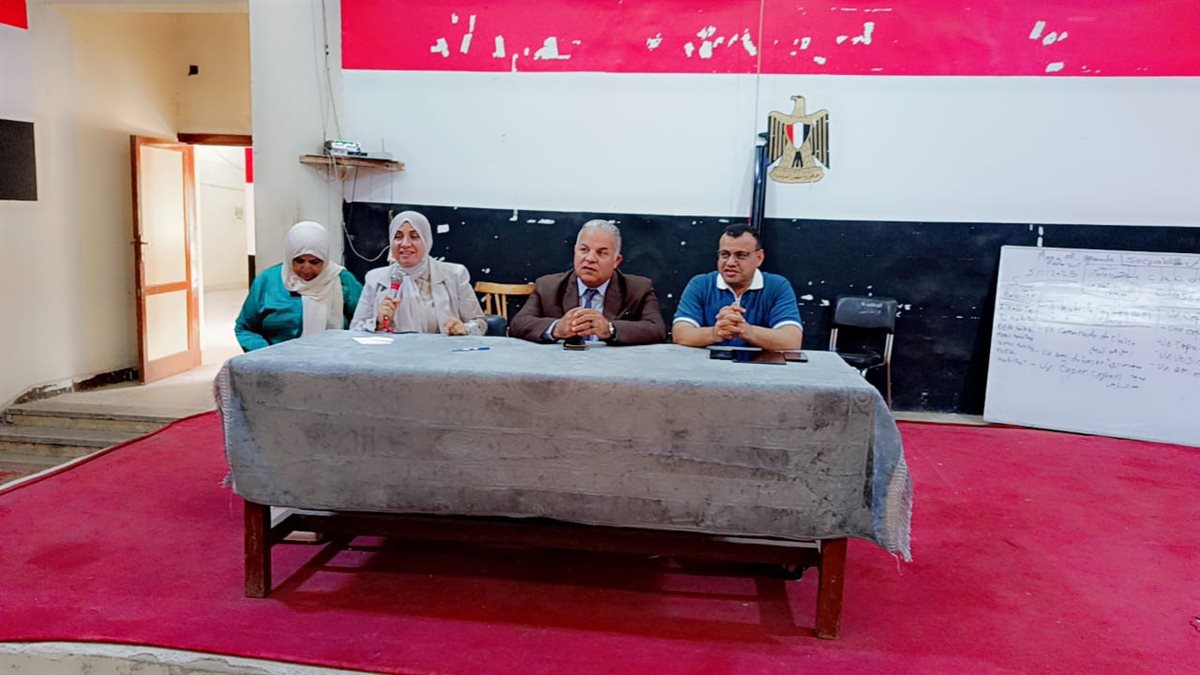 قبيصي يجتمع بمنسقي الصحة المدرسية بمدارس غرب الفيوم ضمن مشروع