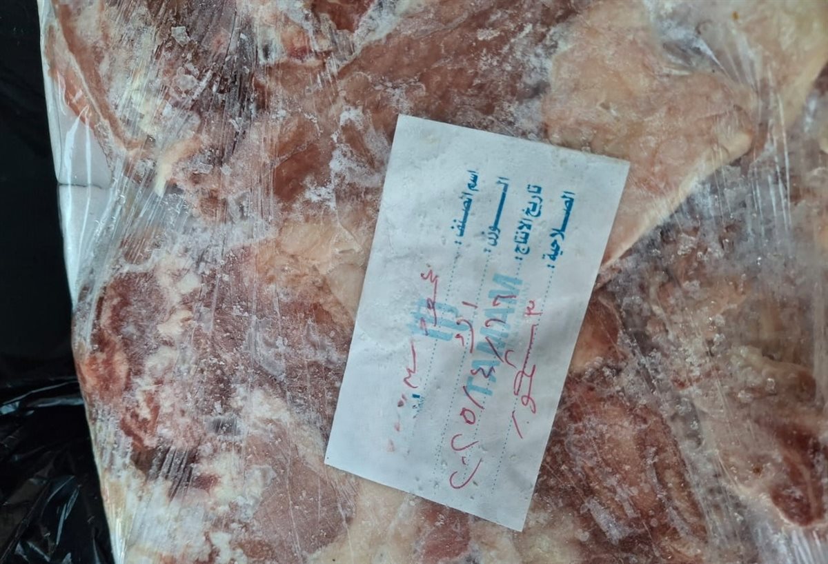 ضبط 36 كيلو لحوم فاسده وغير صالحه للاستهلاك الآدمي بأحد المطاعم بالفيوم <br>