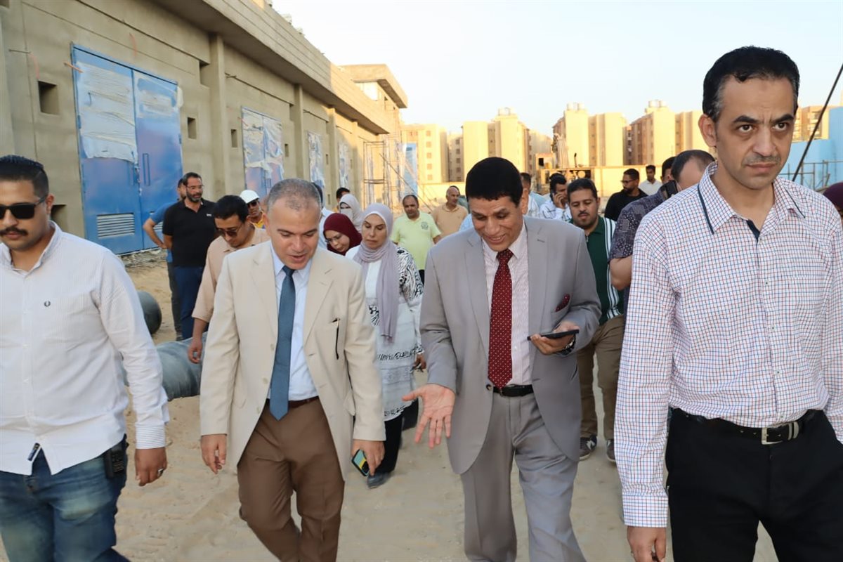 رئيس مياه الفيوم يتفقد عددًا من مواقع العمل لمتابعة سير الأداء بالشركة