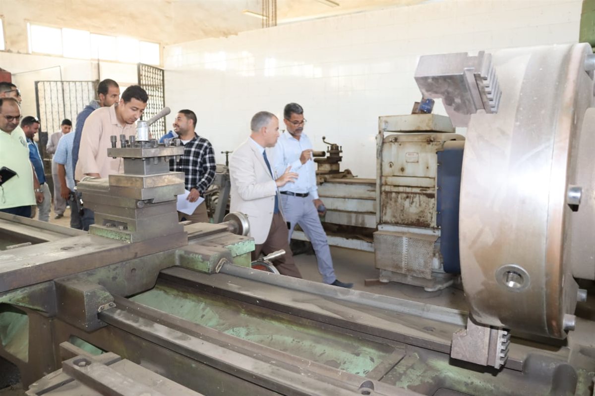 رئيس مياه الفيوم يتفقد عددًا من مواقع العمل لمتابعة سير الأداء بالشركة