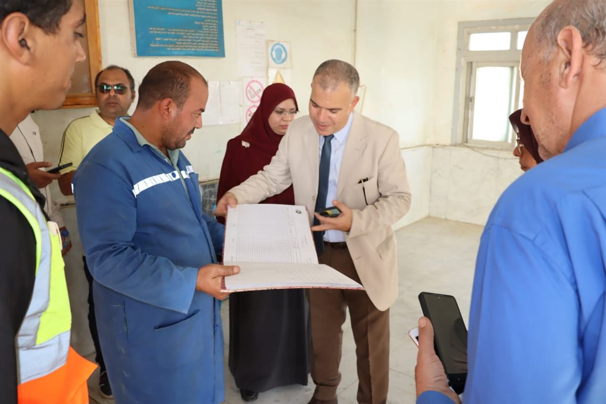 رئيس مياه الفيوم يتفقد عددًا من مواقع العمل لمتابعة سير الأداء بالشركة