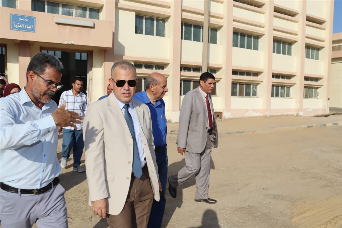 رئيس مياه الفيوم يتفقد عددًا من مواقع العمل لمتابعة سير الأداء بالشركة