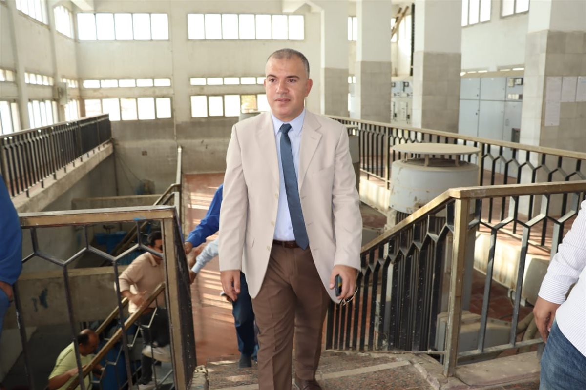 رئيس مياه الفيوم يتفقد عددًا من مواقع العمل لمتابعة سير الأداء بالشركة