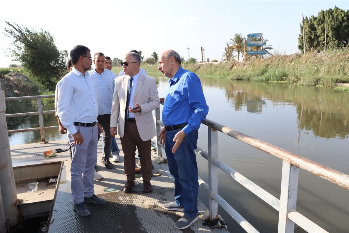 رئيس مياه الفيوم يتفقد عددًا من مواقع العمل لمتابعة سير الأداء بالشركة