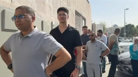 <strong>توافد المصريين بدبي للإدلاء بأصواتهم في انتخابات مجلس النواب بالخارج</strong>