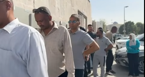 <strong>توافد المصريين بدبي للإدلاء بأصواتهم في انتخابات مجلس النواب بالخارج</strong>