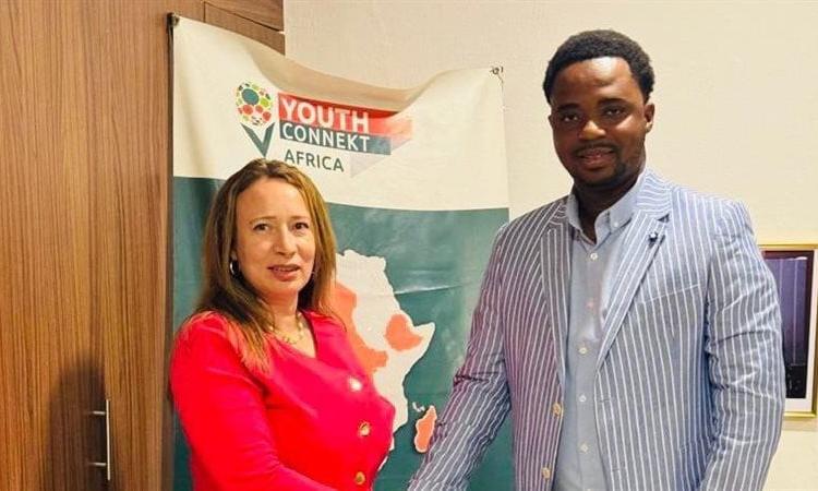 <strong>وزير الشباب السيراليوني وسفيرة مصر بفريتاون</strong>