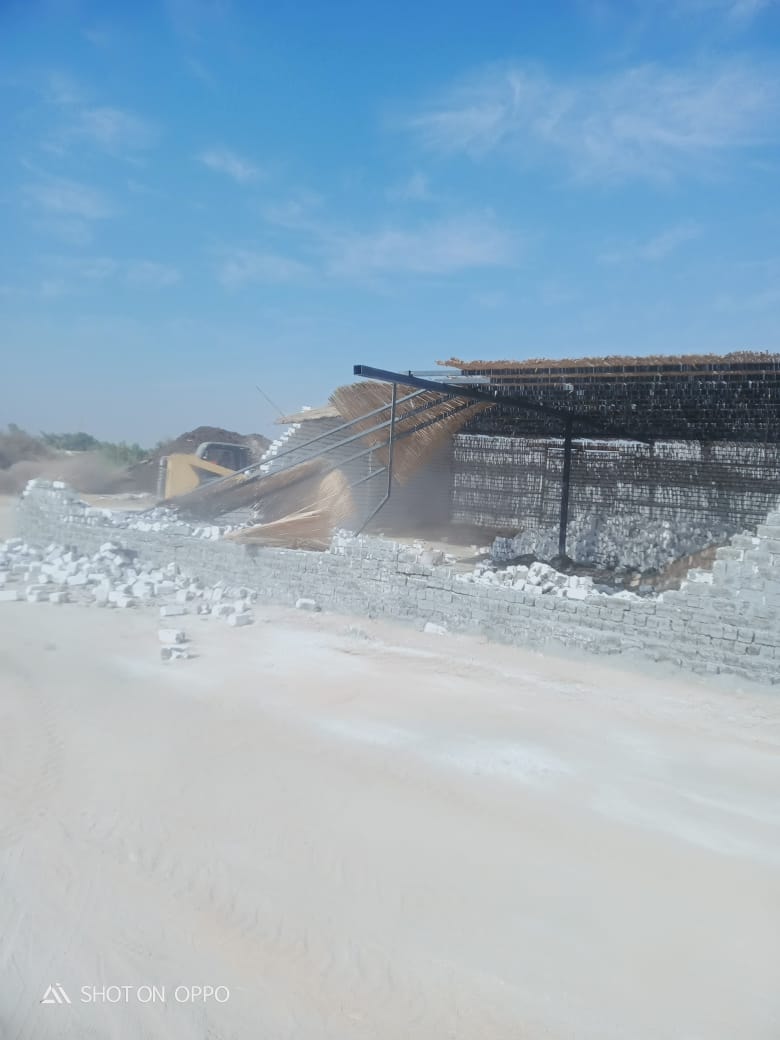 إزالة حالة تعد بالبناء المخالف بقرية كفر محفوظ بالفيوم