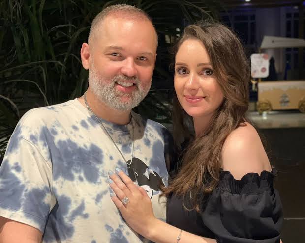 محمد محمود عبدالعزيز وزوجته