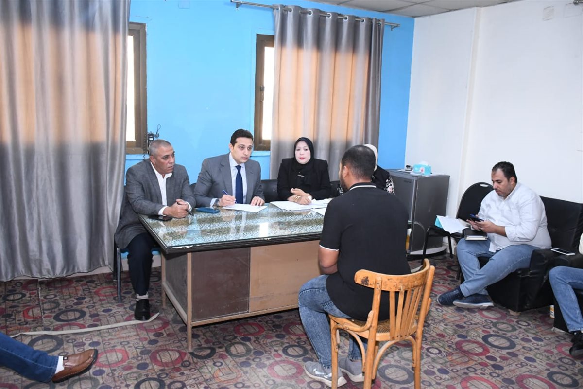القيادات التنفيذية بالفيوم تبحث138 شكوى بلقاءات لخدمة المواطنين بمختلف مراكز المحافظة
