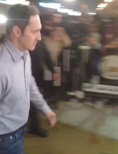 علاء مبارك في عزاء والد محمد رمضان