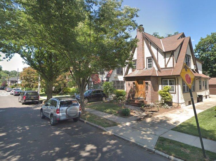 <strong>منزل طفولة ترامب يعرض للبيع</strong>