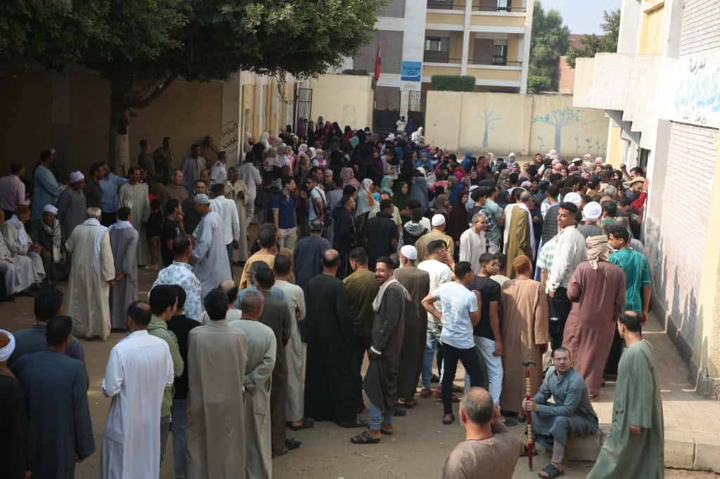 إقبال كثيف على اللجان الإنتخابية