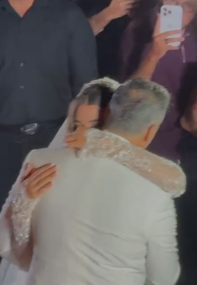 هايدي موسى ترقص مع زوجها محمد غانم في حفل زفافهما