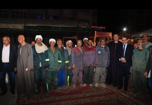 حفل افطار جماعي لـ 400 فرد من عمال النظافة تكريما لجهودهم