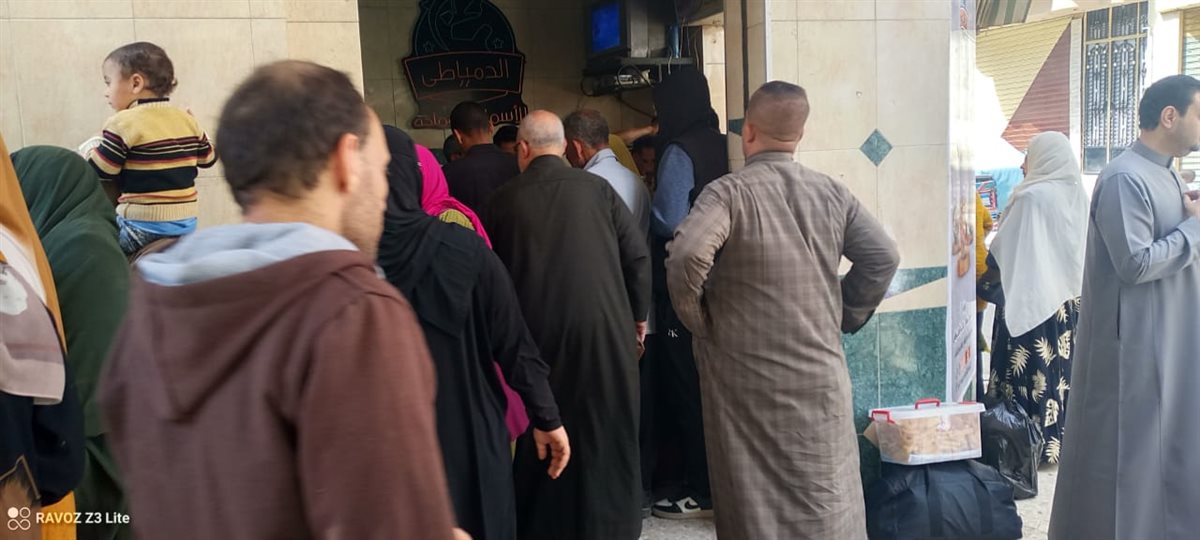 إقبال غير مسبوق على أسواق الرنجة والفسيخ والسردين بالفيوم