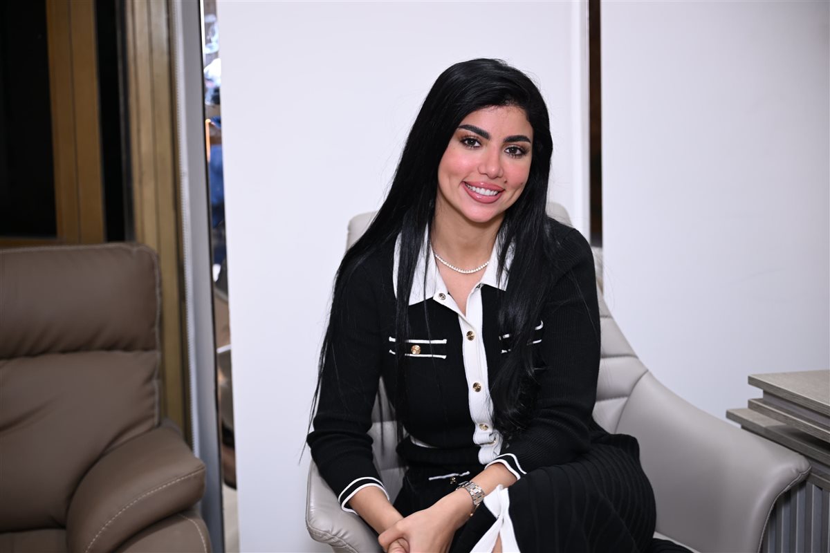 كارولين عزمي