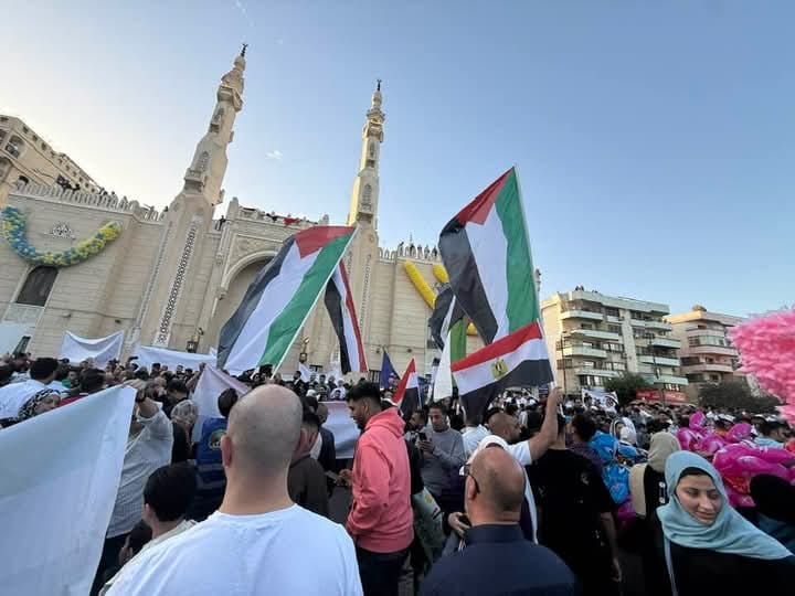 مظاهرات المصريين في أول أيام العيد