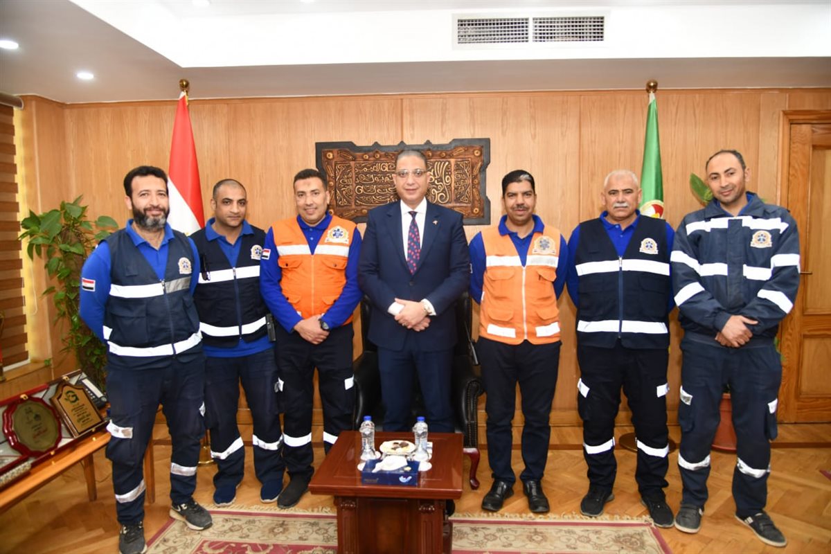 محافظ الفيوم يستقبل المهنئين بعيد الفطر المبارك “صور” محافظ الفيوم يستقبل المهنئين بعيد الفطر المبارك