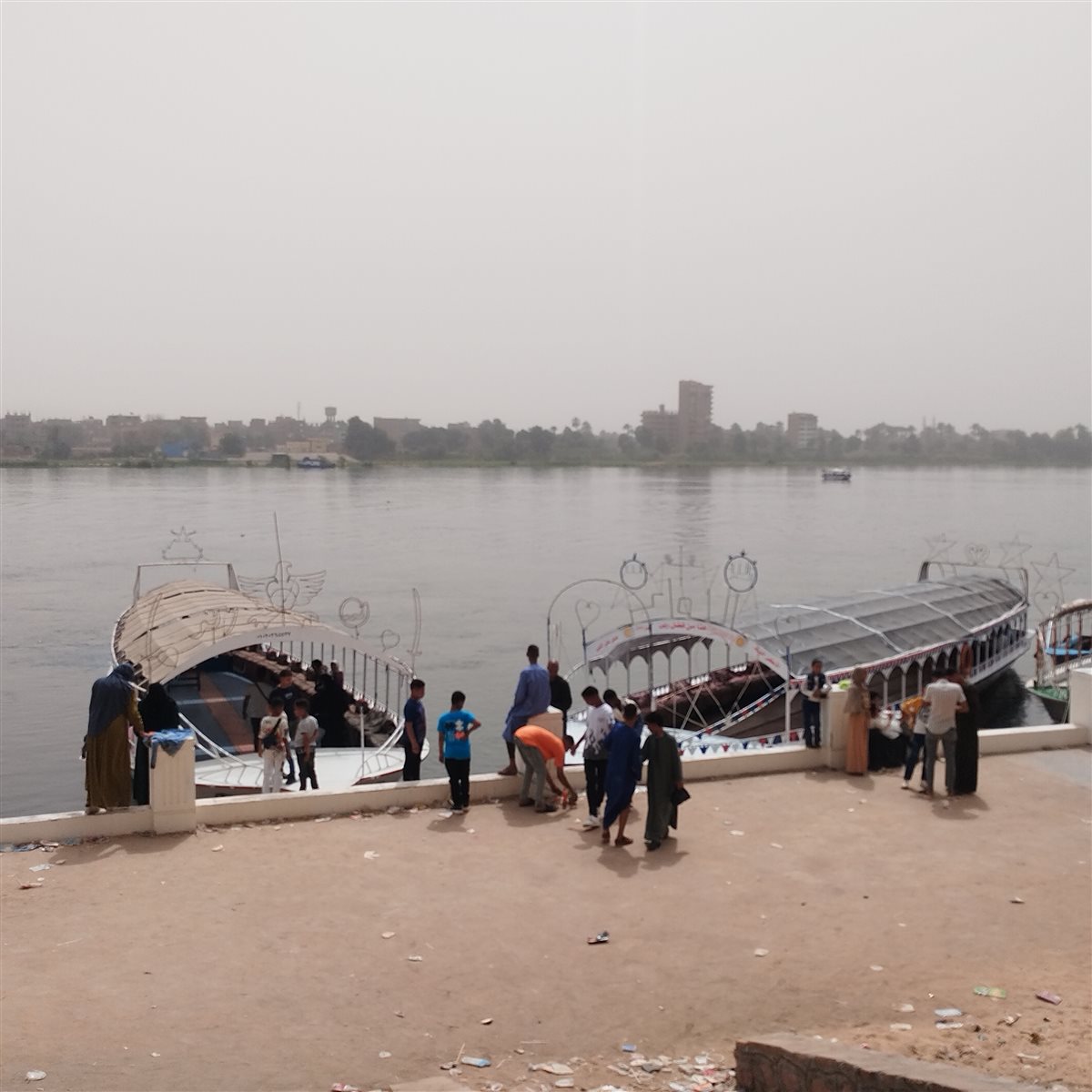 الاحتفالات بالعيد في قنا