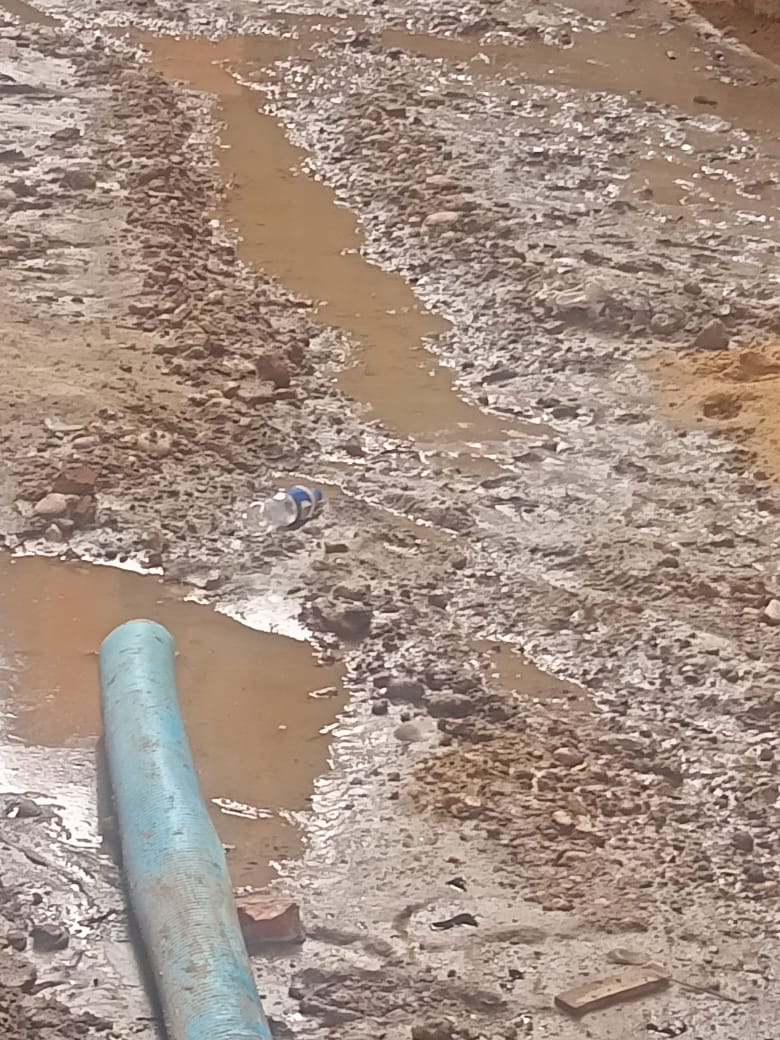 علاج الآثار الناجمة عن زيادة منسوب المياه بمصرف غيط العلو بسنورس بالفيوم