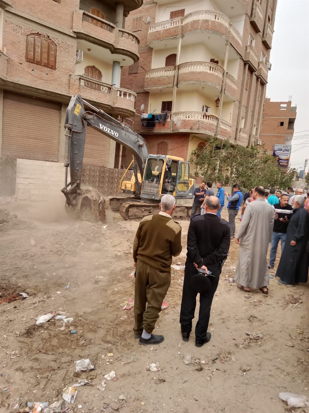 علاج الآثار الناجمة عن زيادة منسوب المياه بمصرف غيط العلو بسنورس بالفيوم