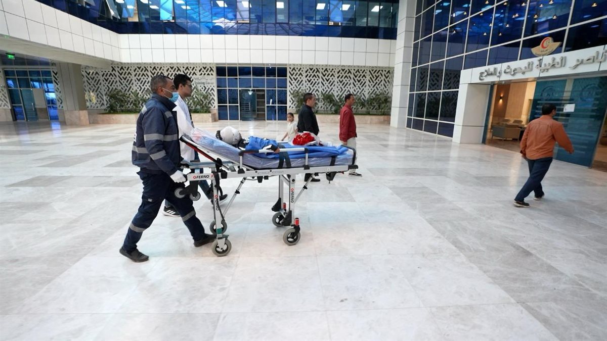 وصول الطفلة إيمان لمجمع ناصر الطبي