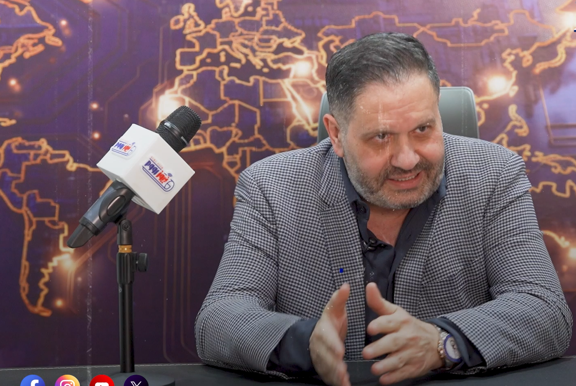 إدوارد خلال تكريمه بندوة خاصة بموقع نيوز رووم