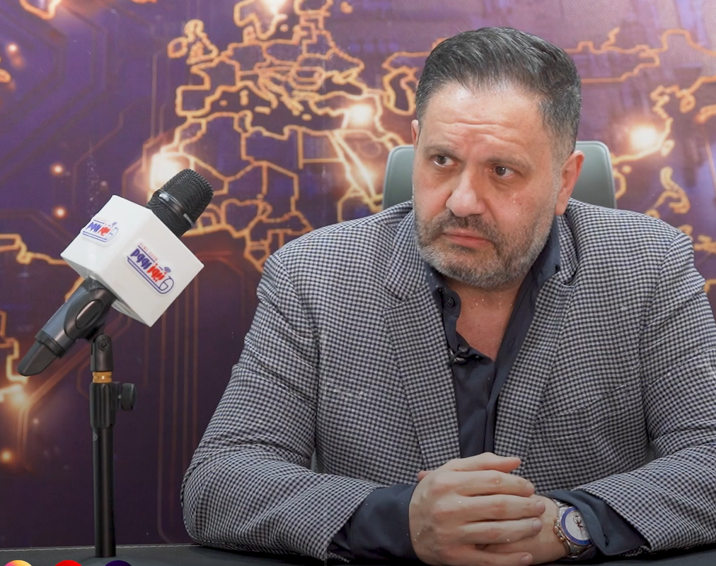 إدوارد خلال تكريمه بندوة خاصة بموقع نيوز رووم