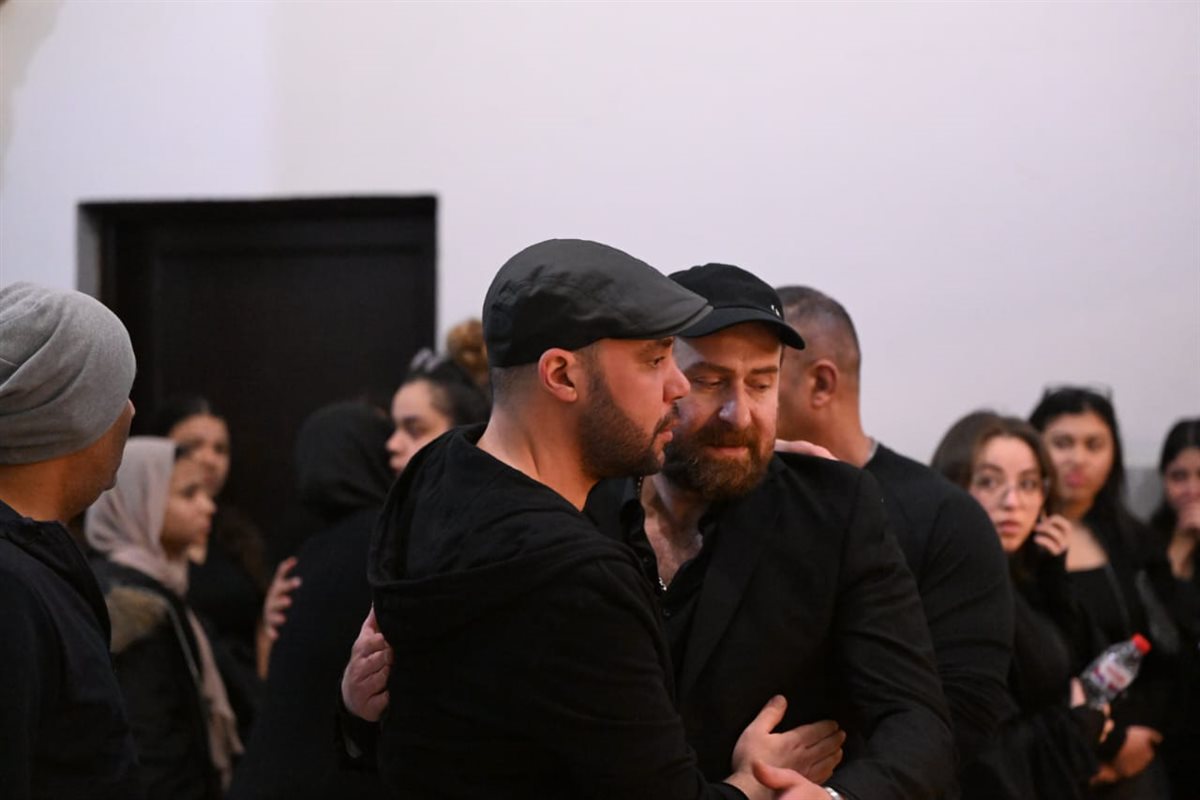 نجوم الفن والإعلام في عزاء زوجة نضال الشافعي.. شاهد