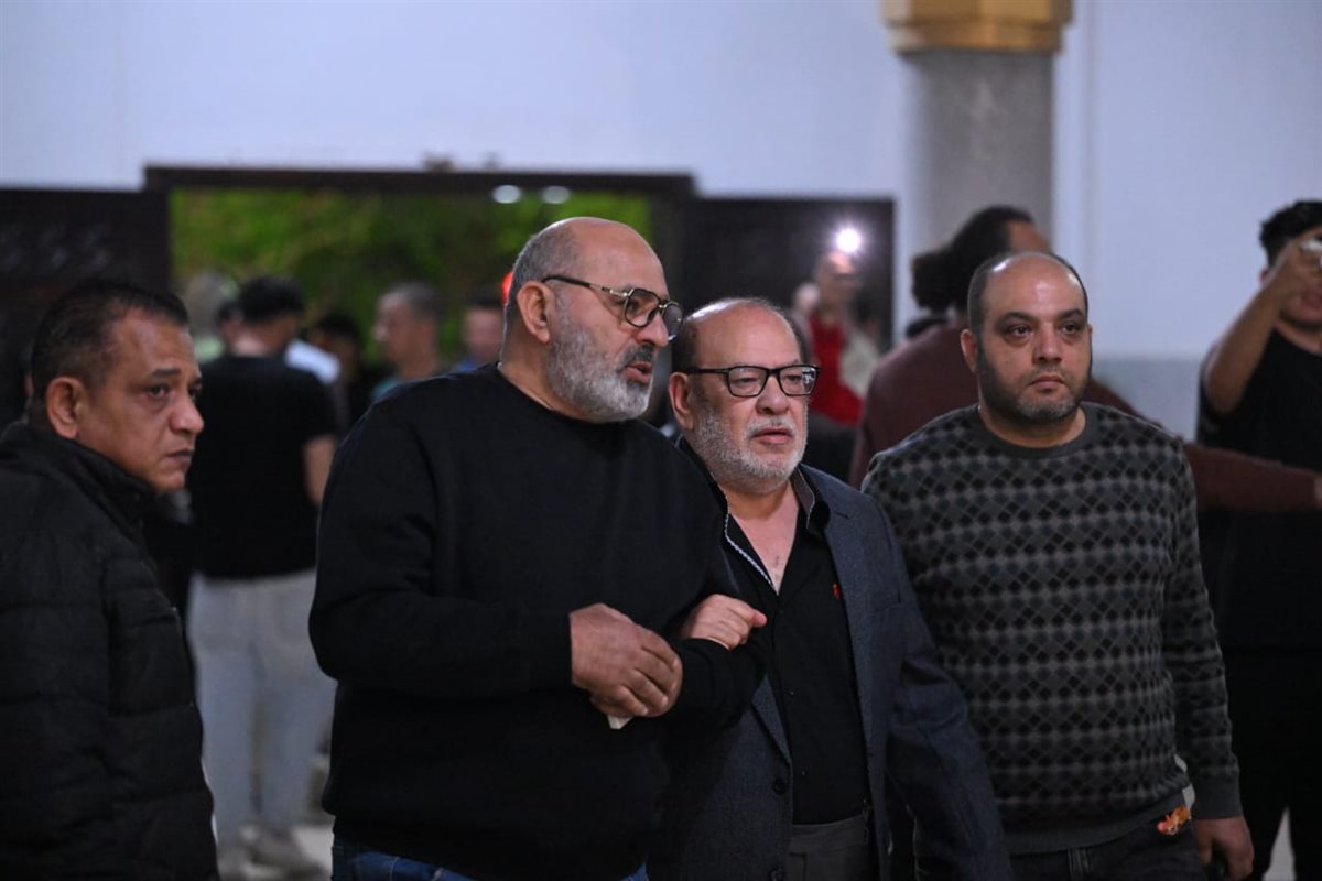 نجوم الفن والإعلام في عزاء زوجة نضال الشافعي.. شاهد
