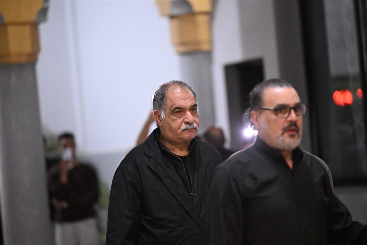 نجوم الفن والإعلام في عزاء زوجة نضال الشافعي.. شاهد