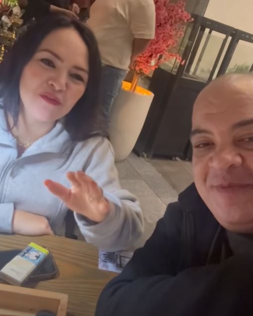 منال عبد اللطيف تخلع الحجاب