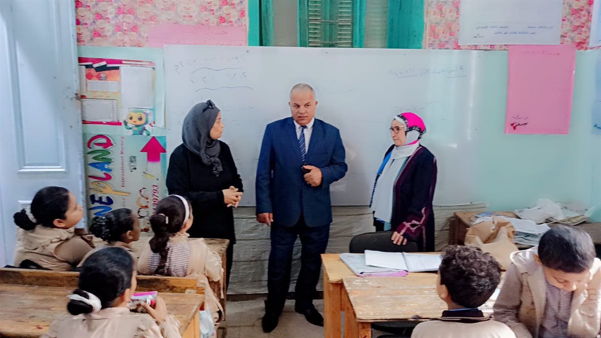 قبيصي يتابع انضباط الدراسة بمدرسة الفنية بنات ويتابع مدرسة أبو بكر الصديق الابتدائية