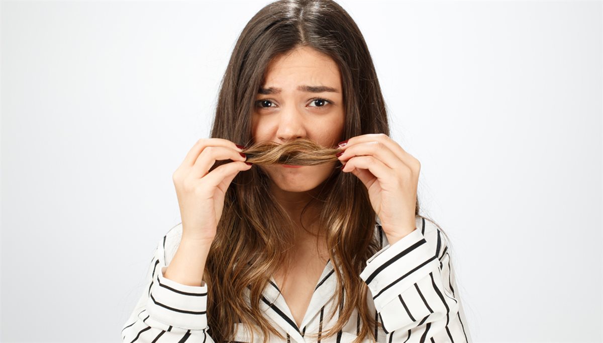 رائحة الشعر الكريهة