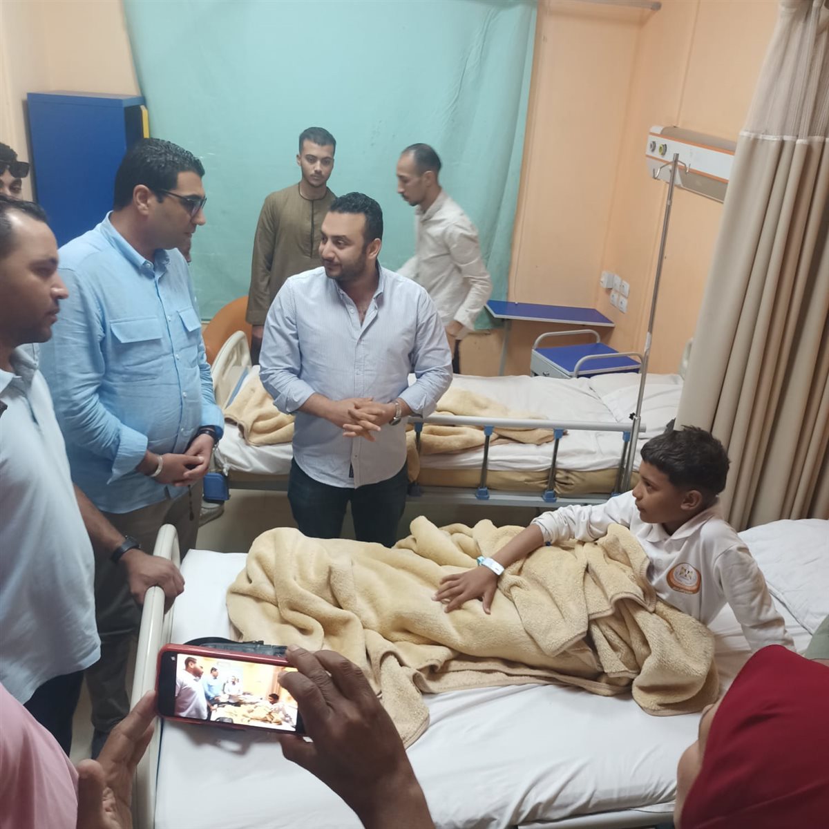 نائب محافظ الأقصر &nbsp;يزور ضحايا الحادث