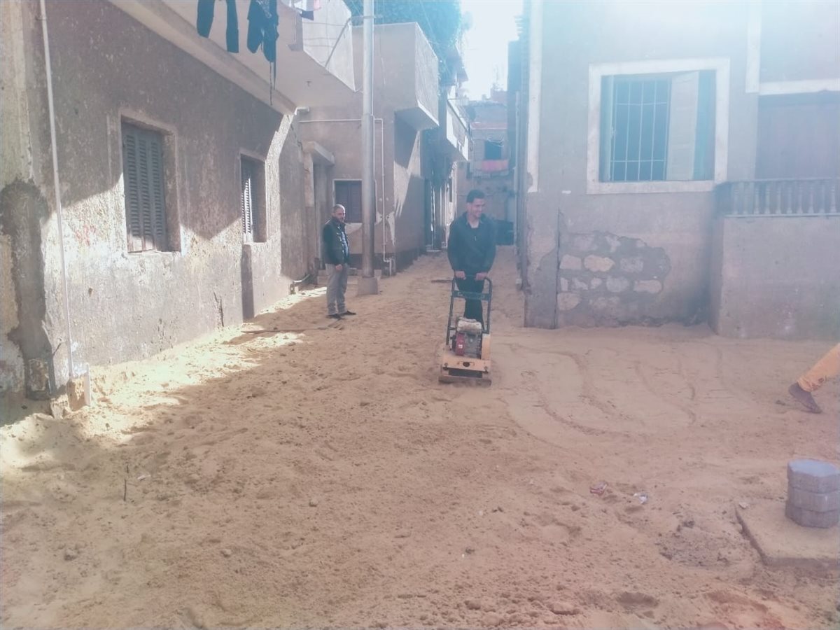 رئيس مركز ابشواى: إستكمال أعمال رصف 11 شارع بالإنترلوك وأعمال تغطية بالمواسير بشكشوك <br>