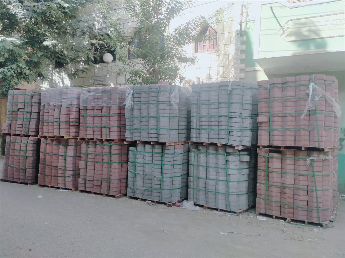 رئيس مركز ابشواى: إستكمال أعمال رصف 11 شارع بالإنترلوك وأعمال تغطية بالمواسير بشكشوك <br>