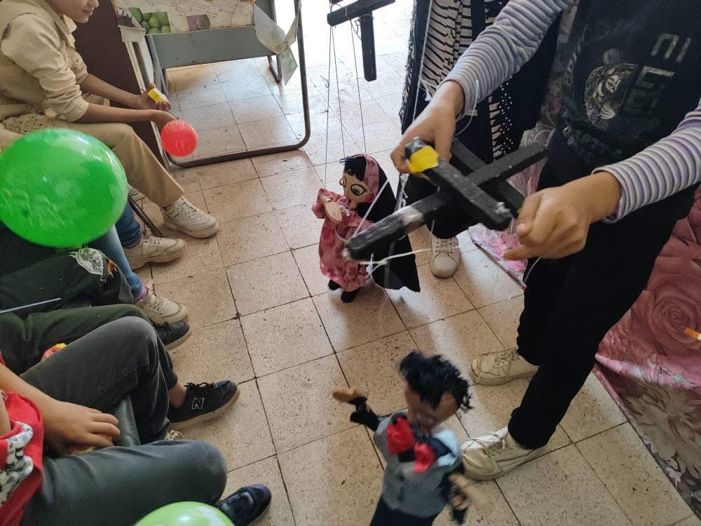 ضمن احتفالات أعياد الطفولة… مكتبة اللاهون تنظم برنامجًا فنيًا متكاملًا للأطفال