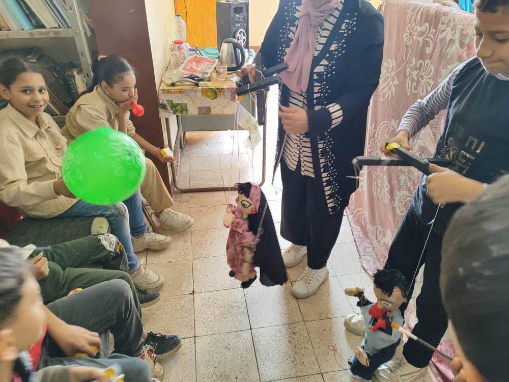 ضمن احتفالات أعياد الطفولة… مكتبة اللاهون تنظم برنامجًا فنيًا متكاملًا للأطفال