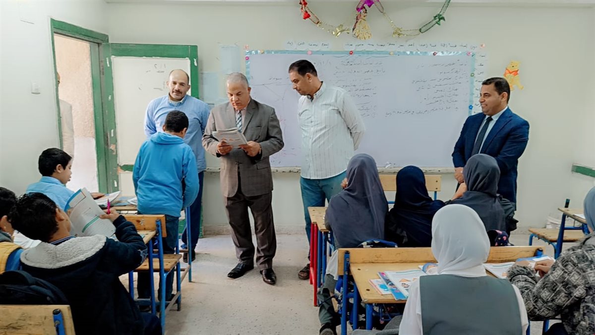قبيصى: يتابع التقييمات والبرنامج العلاجي في القراءة والكتابة بمدرسة أبوصير دفنو